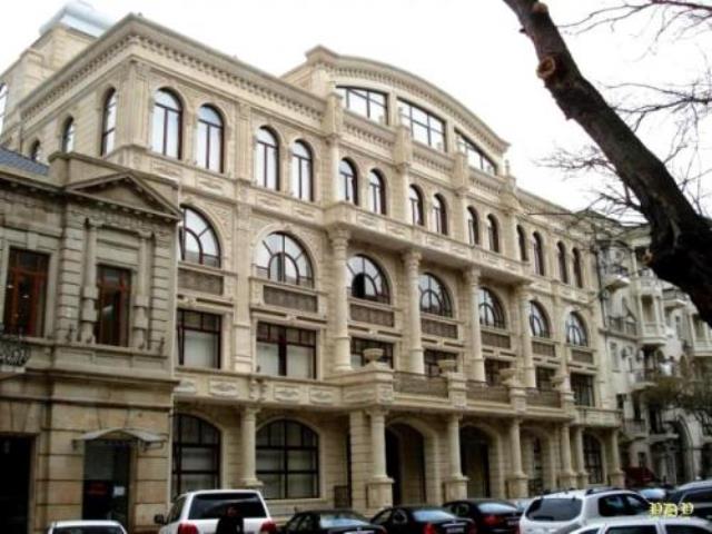 Счетная палата Азербайджана сможет замораживать счета